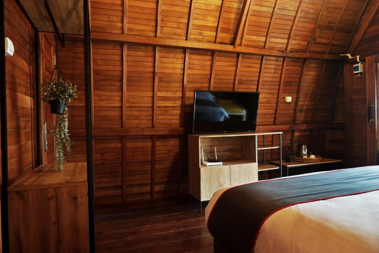 Collection O 9 Villa Ubud Anyer Ngoại thất bức ảnh