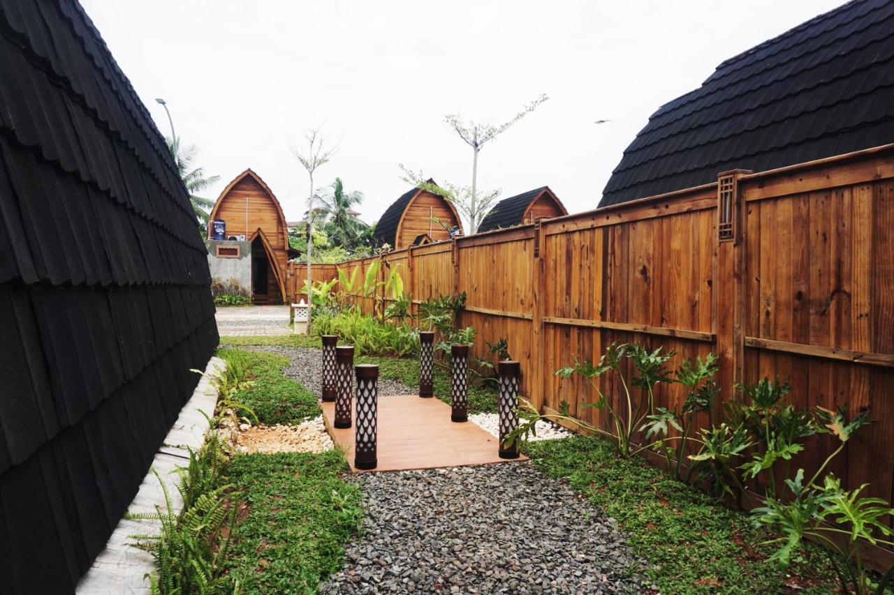 Collection O 9 Villa Ubud Anyer Ngoại thất bức ảnh